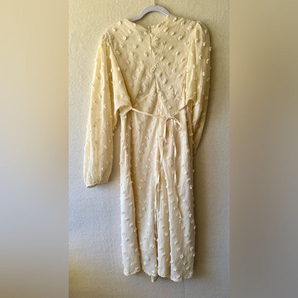 Chicwish Cream Swiss Dot Long Sleeve Midi Dress Size M Cottagecore Romantic - Picture 5 of 5